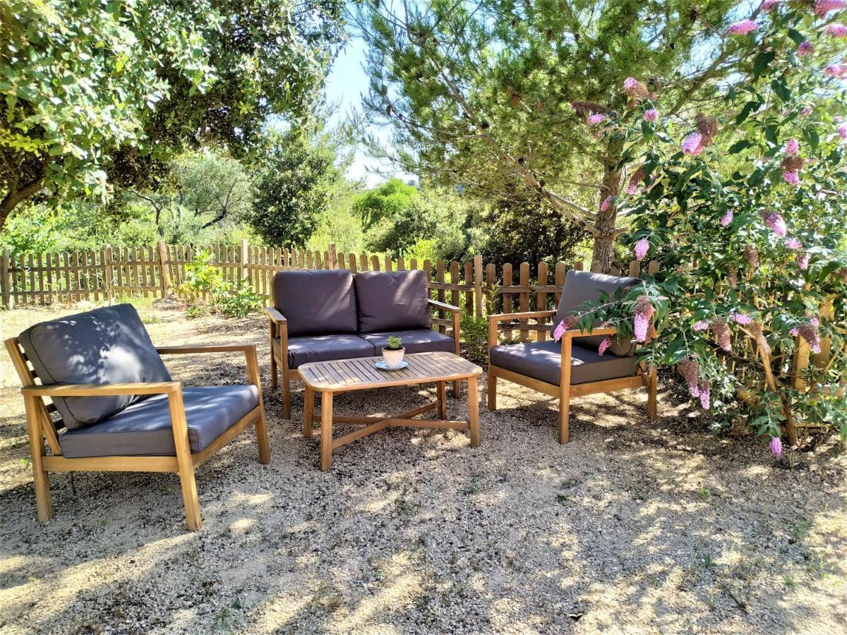 L'Arbre A Soleil Villa Aigues-Vives  Exteriör bild